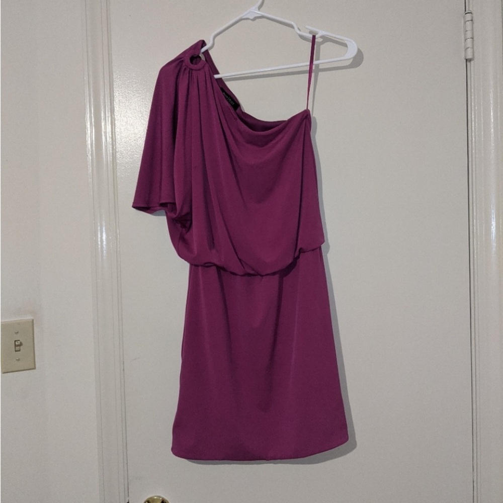 White House Black Market Fuchsia Pink Peekaboo One Shoulder Dress Size 0 NWT - Picture 7 of 8